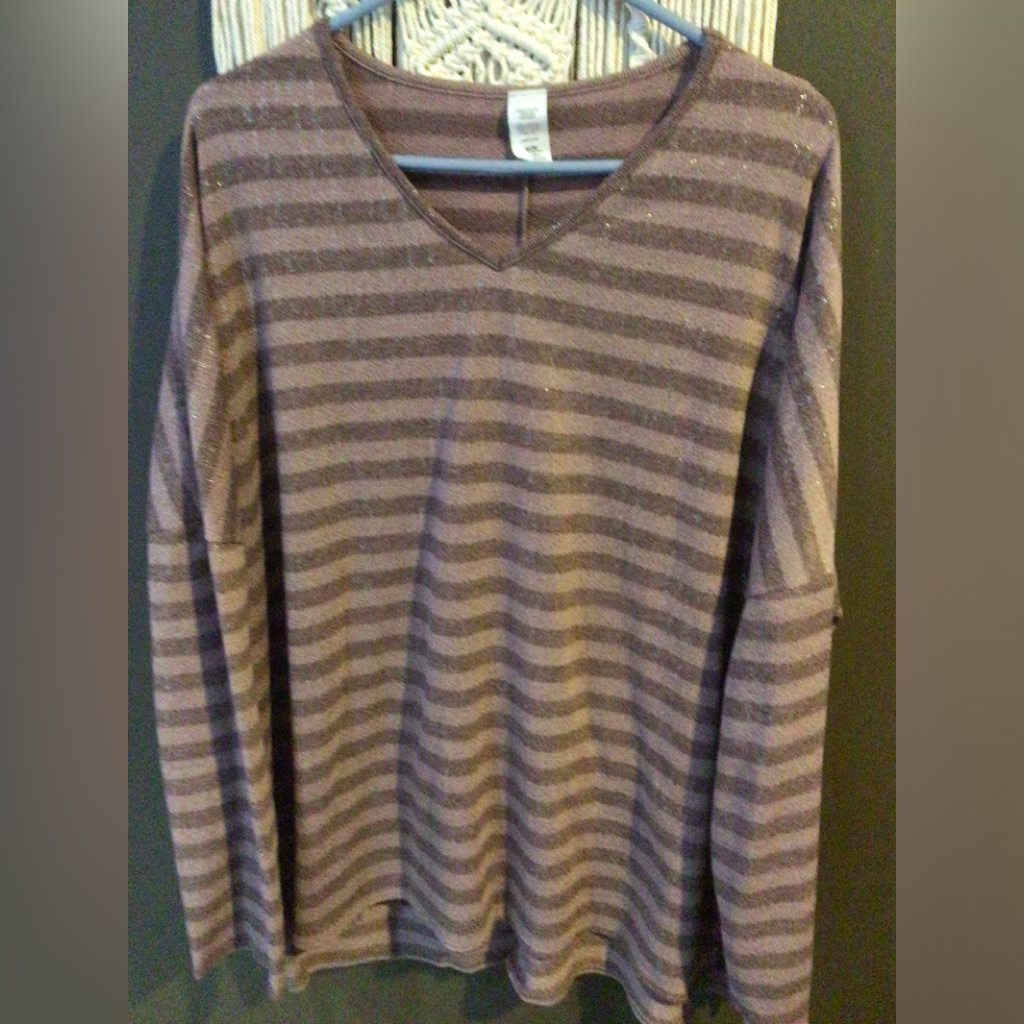 2x Woman’s Brown Sparkly Shirt